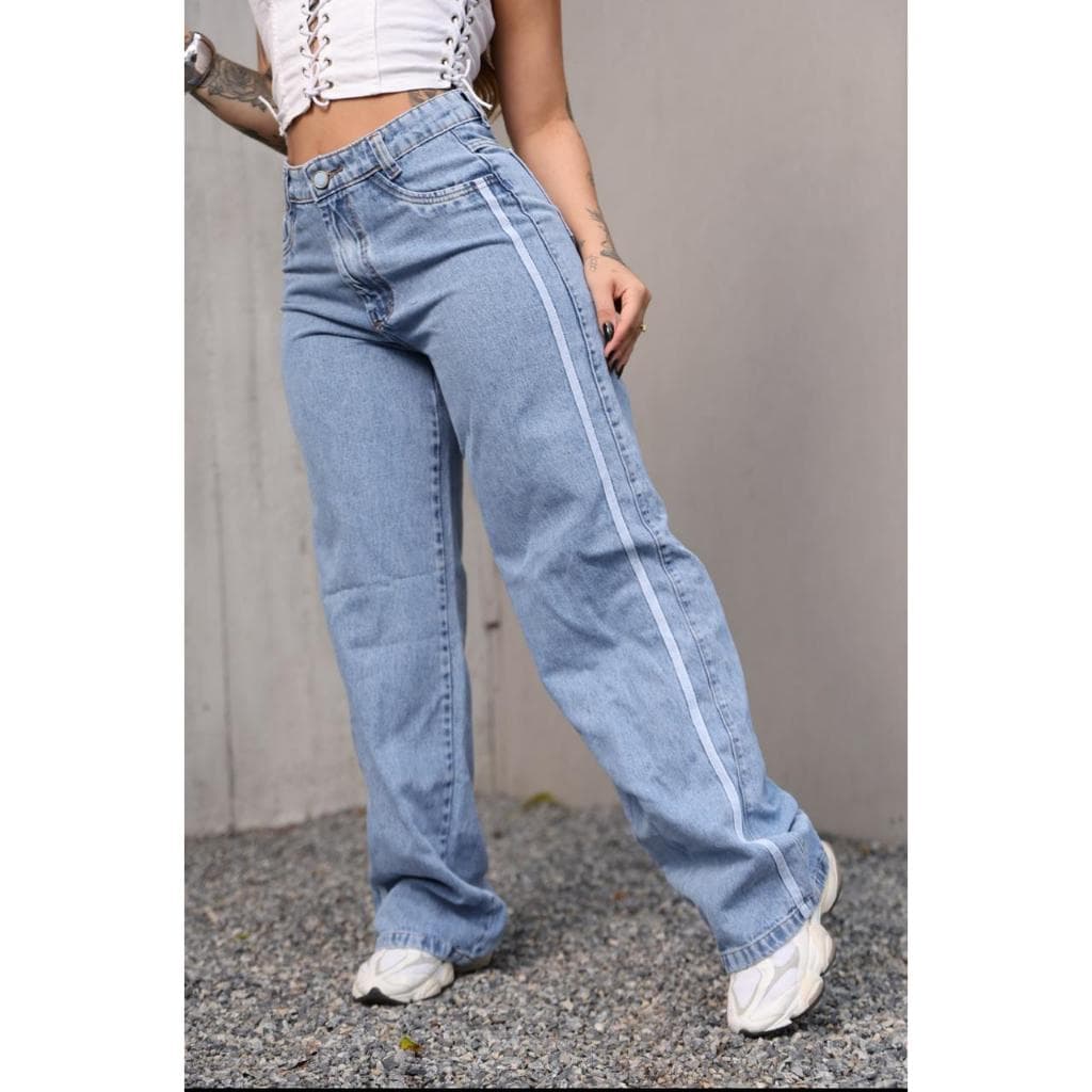 Calça Jeans Wide Leg Feminina Lavagem Azul Clara com Faixa Lateral Style com Listra