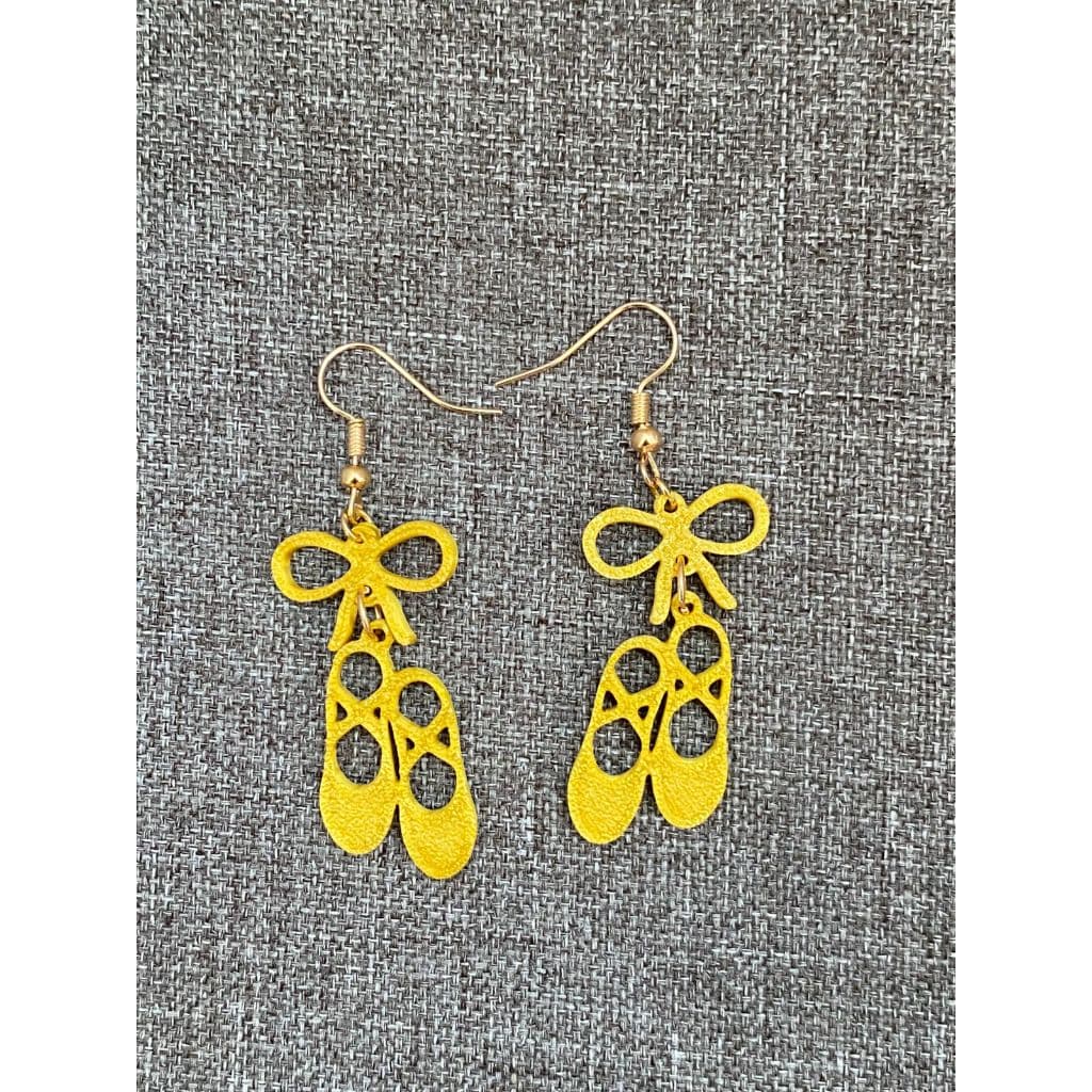 Par De Brinco Bailarina Sapatilha + Laço Dourado - 3D