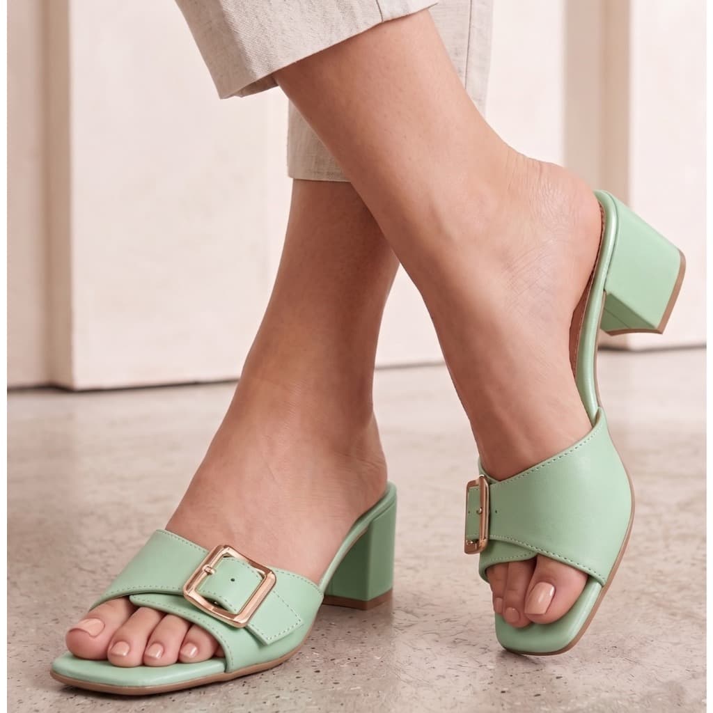 Tamanco com fivela frontal Tamanco feminino – elegância e conforto