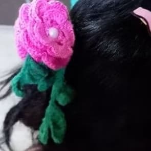 Prendedor de Cabelo Palito Crochê Floral Artesanal com Pérolas Estilo Japonês