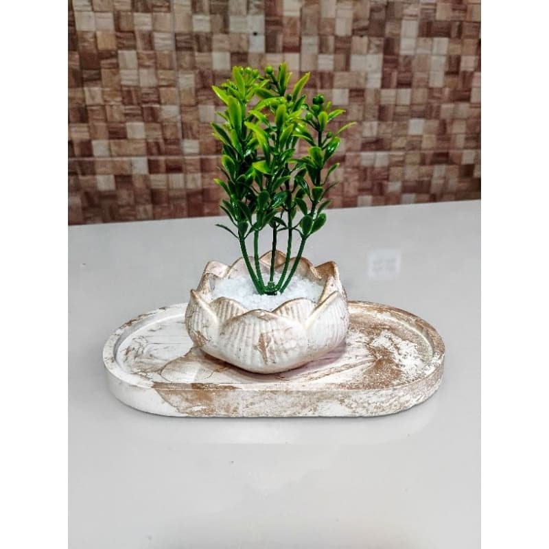 Arranjo artificial minimalista Flor de lótus com bandeja pintura rajadas douradas, decoração, presente e lembrancinhas.