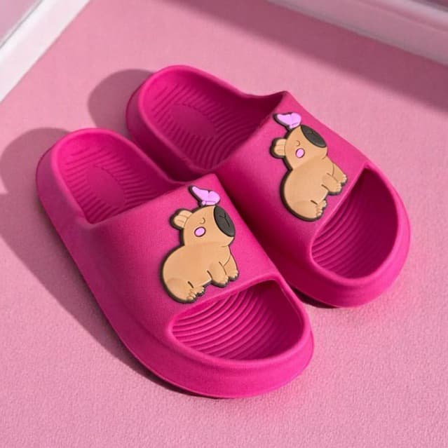 Chinelo Infantil Capivara Fofo Antiderrapante PVC Confortável Leve Verão Presente Criança para Menina