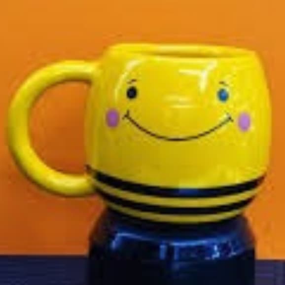 Caneca Porcelana Abelinha 3d  500ml Ceramica  + cx de presente
