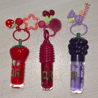 Lip gloss sabores com chaveiro | gloss fofo com chaveiro, gloss deuva, gloss de cereja, gloss de morango, lip oil