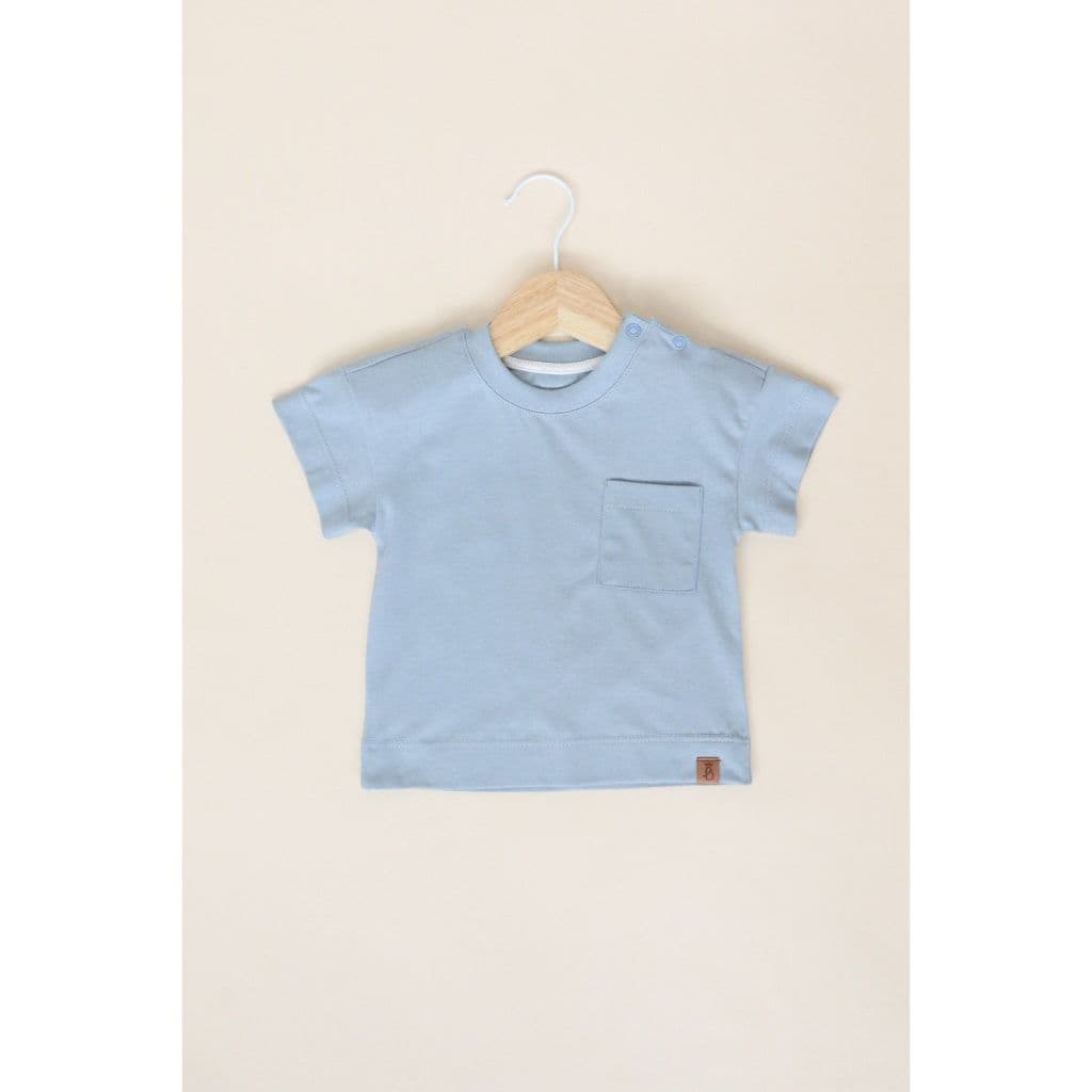 Camiseta Manga Curta com Bolsinho Menino Confortável