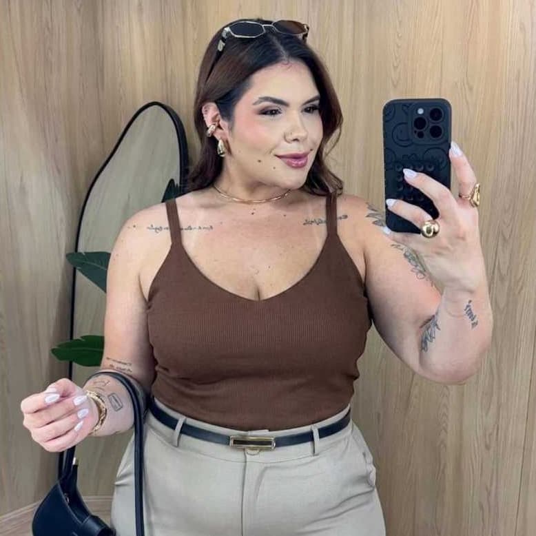 Regata Plus Size Alcinha Reforçada com Bojo Forrada Ribana Canelada Feminina Veste 46 ao 52