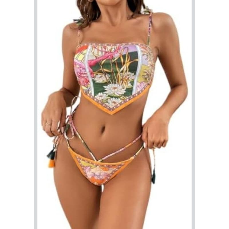 Biquíni feminino duas peças.Top Com Bojo e regulagem Shorts com forro frontal e amarração