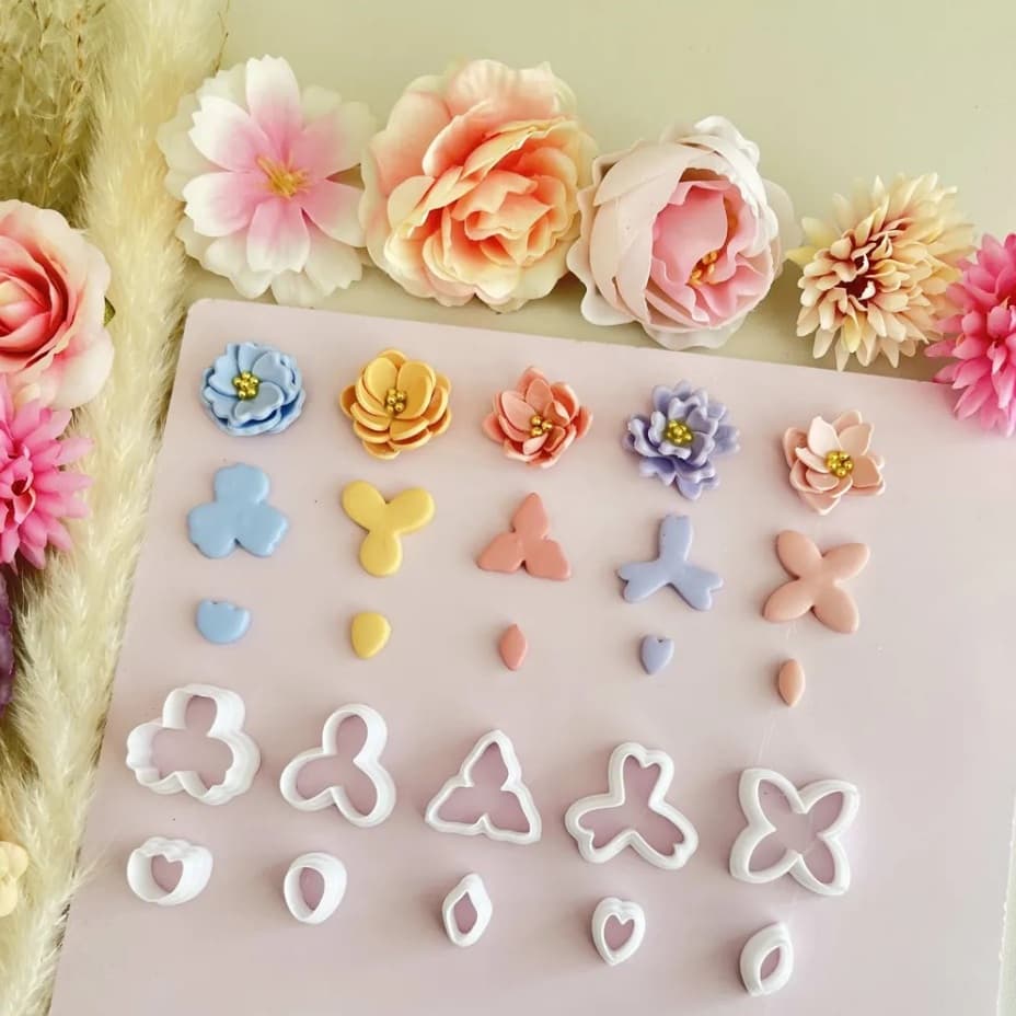 Kit 10 Cortadores de Pétalas para Argila Polimérica | Moldes para Flores, Biscuit, Cerâmica Fria e Joias Artesanais