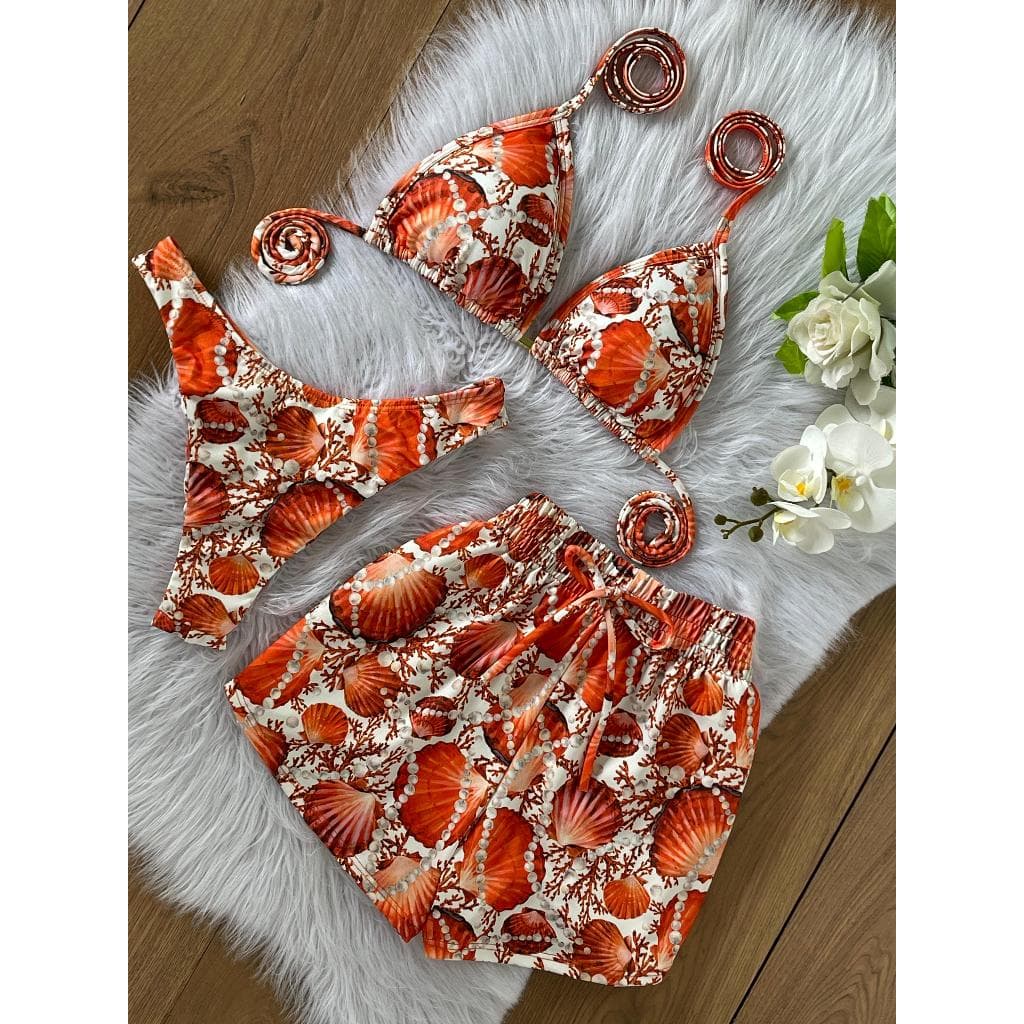 Conjunto Biquíni Cortininha + Shortinho | Look Feminino Praia Verão Colorido Conchas Alaranjadas