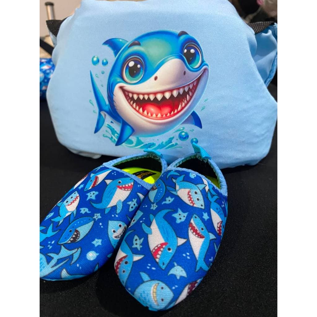 KIT Boia + Sapatilha Tubarão Infantil Piscina Menino Boy