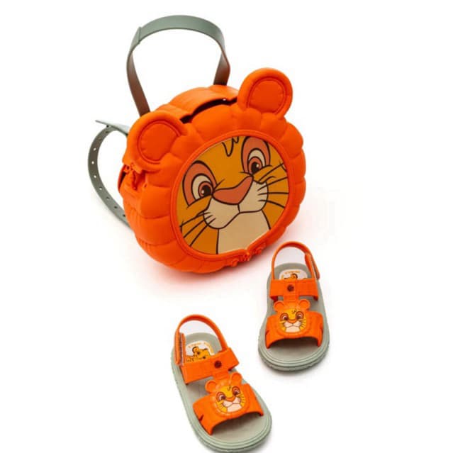 Kit Sandália e Mochila Rei Leão - Grendene- Super confortável e estilosa para o seu bebê