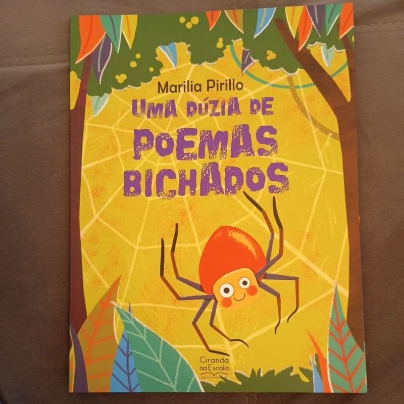 Livro: Uma Dúzia de Poemas Bichados - Marília Pirillo