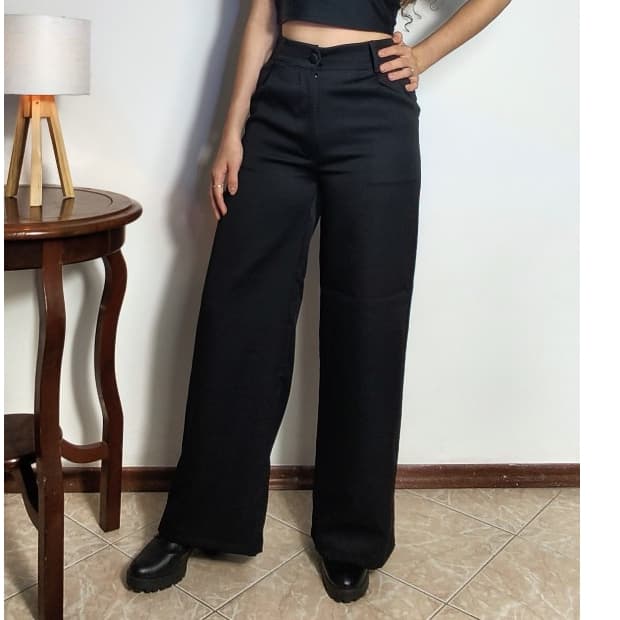 Calça Larga Wide Leg Cintura Alta com Bolsos Alfaiataria Feminina