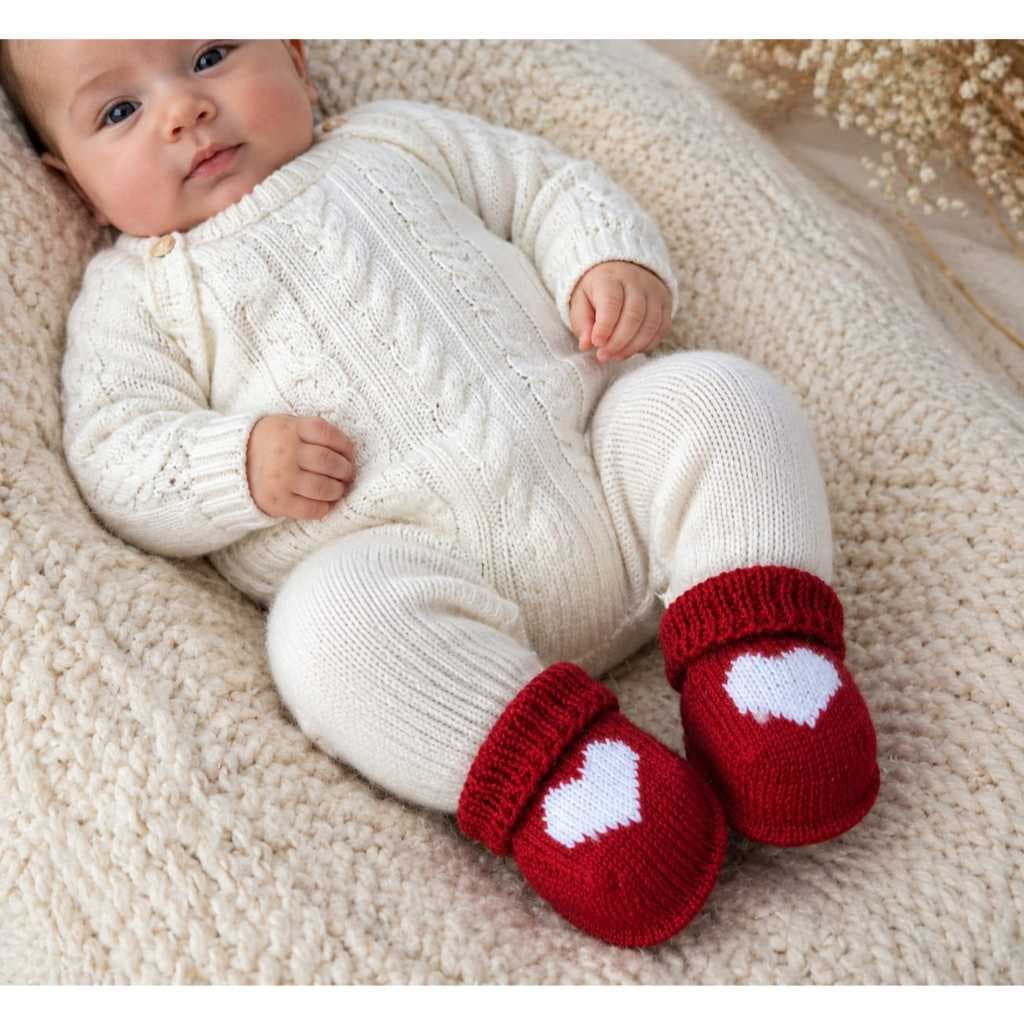 Sapatinho para Bebê em Tricot com detalhe em Jacar Coração  Recém Nascido Menina Enxoval Saída Maternidade Tricô