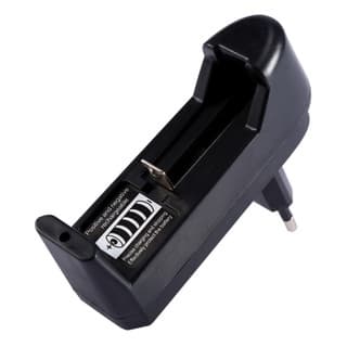 Carregador de Baterias Lítio Universal Bivolt - Rápido, Portátil e Seguro para Lanternas Táticas