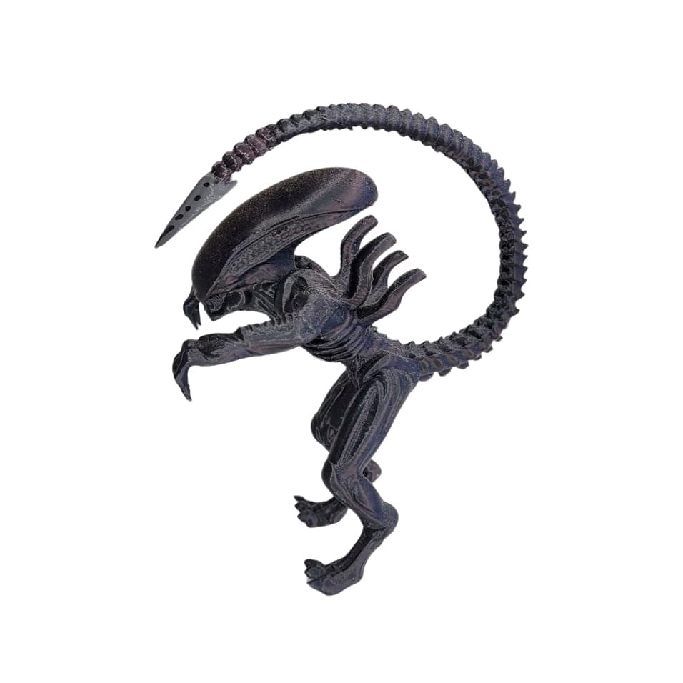 Xenomorph Escalando o Monitor – Action Figure Alien Covenant para Setup Gamer