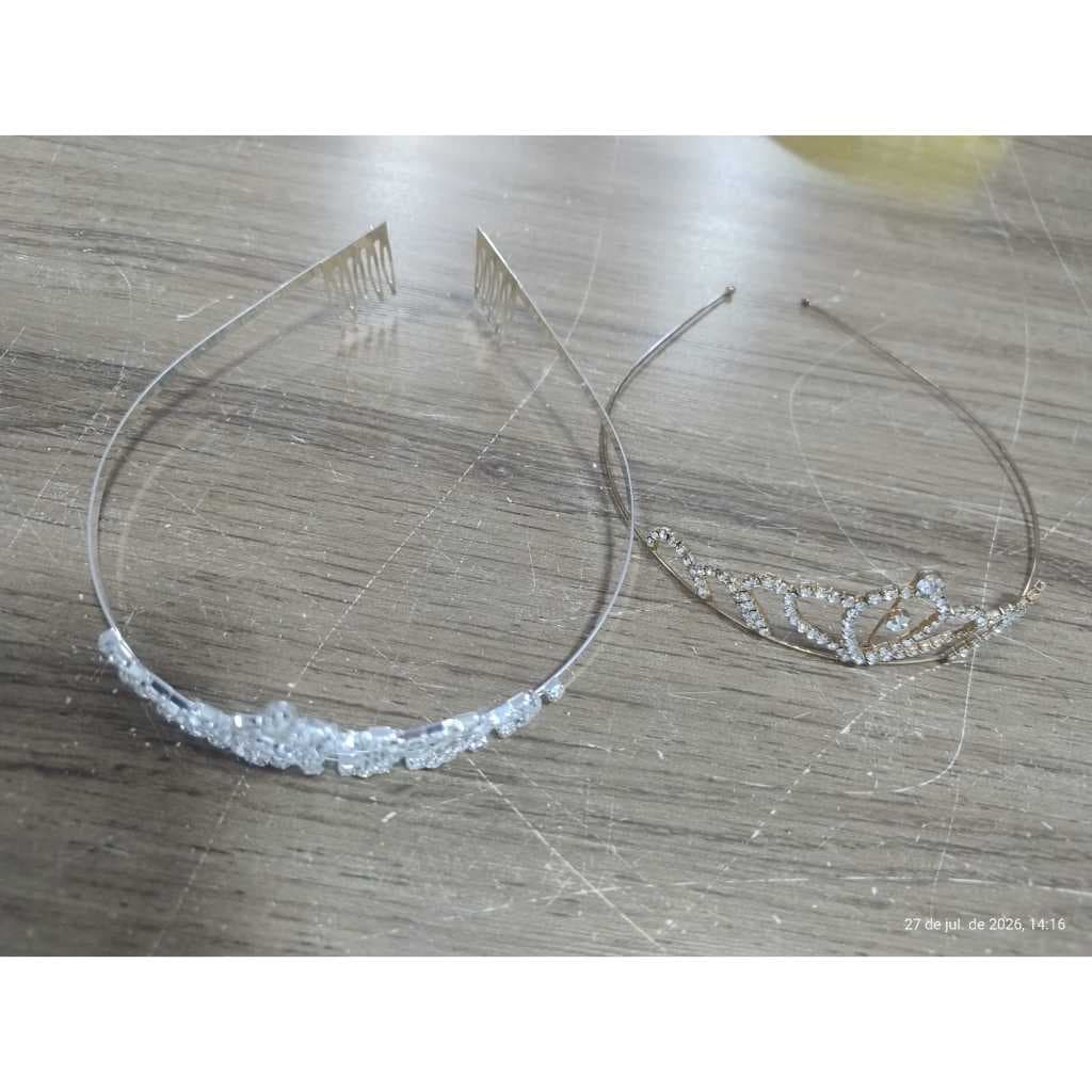 2 TIARAS OU CORA DE PRINCESA