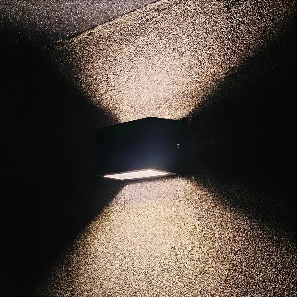 Arandela Preta 2 Fachos De Luz + Lâmpada Led 5w Lux Massuia