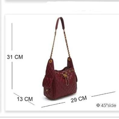Bolsa Tote Grande Matelassê com Correntes e Detalhe CC - Estilo e Elegância.
