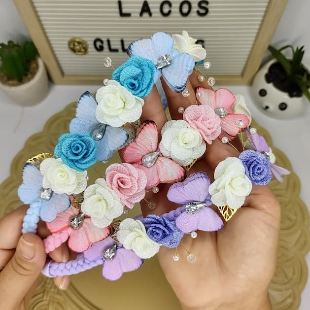 Tiara de Luxo Camélia com Strass Cravejado/ Headband Infantil Jardim Encantado com Flores e Borboletas