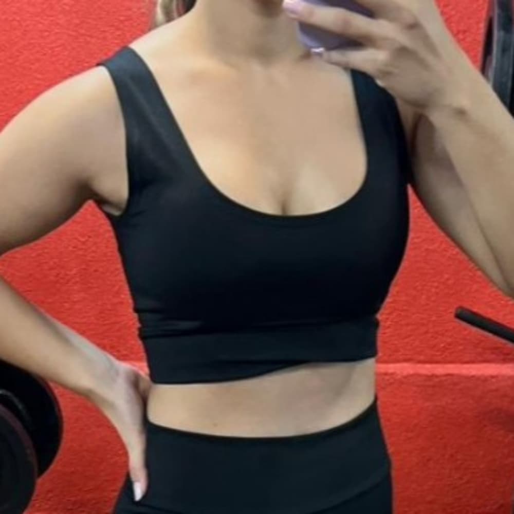 Top Fitness Preto Básico Feminino Academia Zero Transparência – Sustentação, Conforto e Estilo - Fit