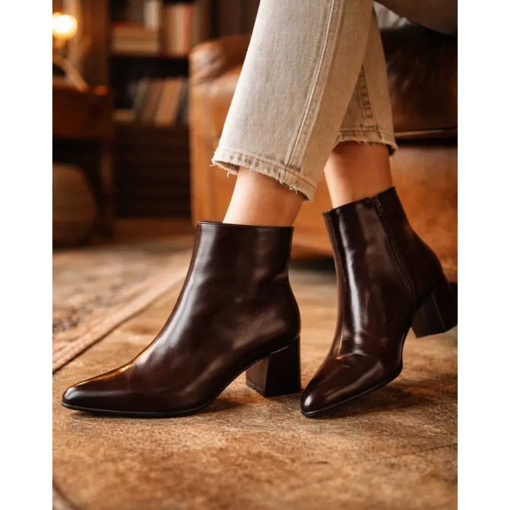 Bota Feminina Bico Fino Salto Bloco Baixo FallFor Country Confortável