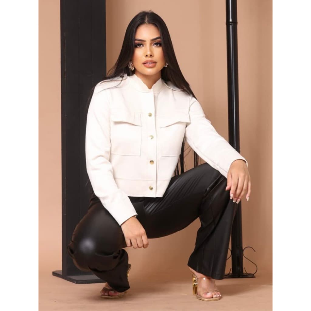 Jaqueta Feminina Scuba Suede com Dois Bolsos e Fechamento em Botão – Elegante