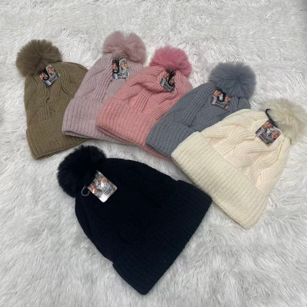 Touca Feminina Inverno Tricot com Pompom Elegante Quente Confortável Moda Casual