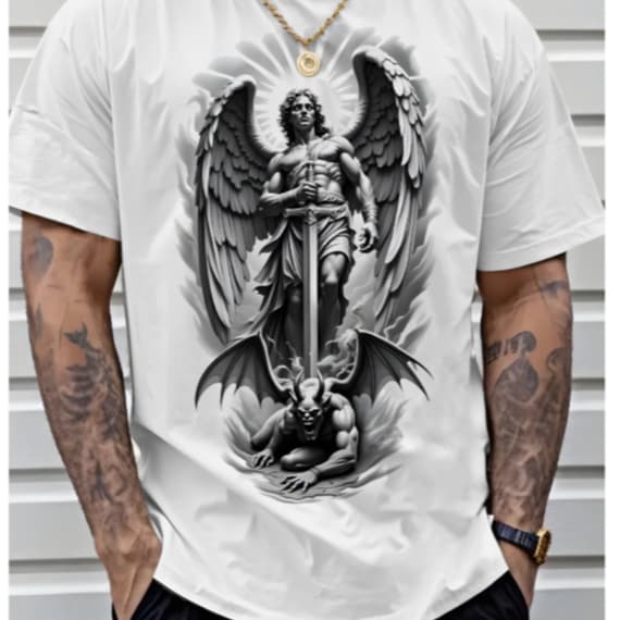 Camiseta Anjo Guerreiro São Miguel Tattoo Estampa Realista Streetwear