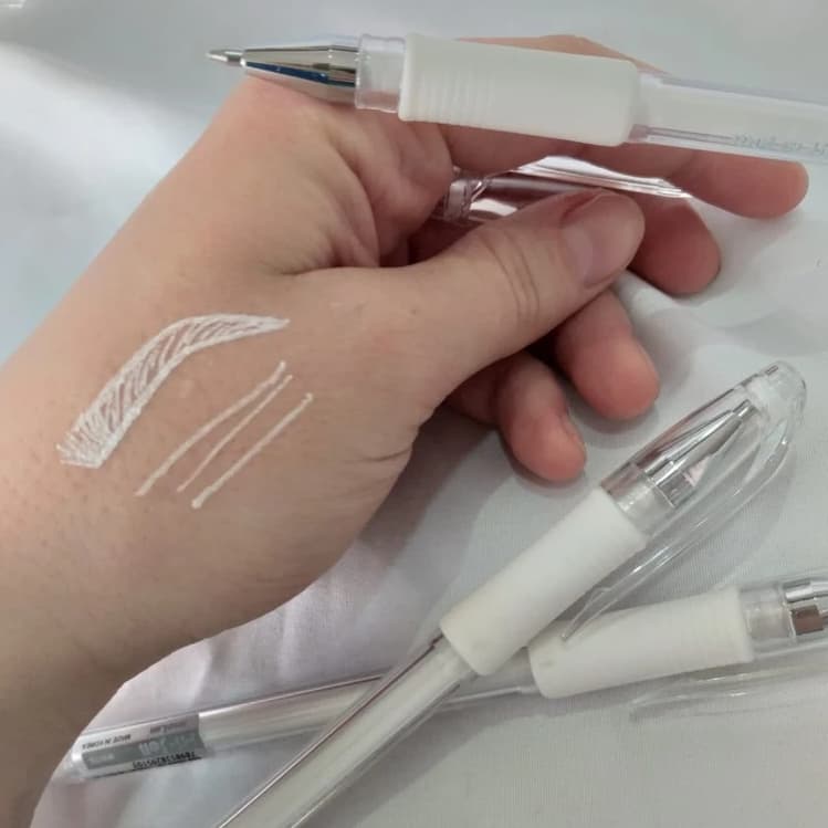 Caneta Em Gel Branca Com Grip Emborrachado para Marcação de Sobrancelhas
