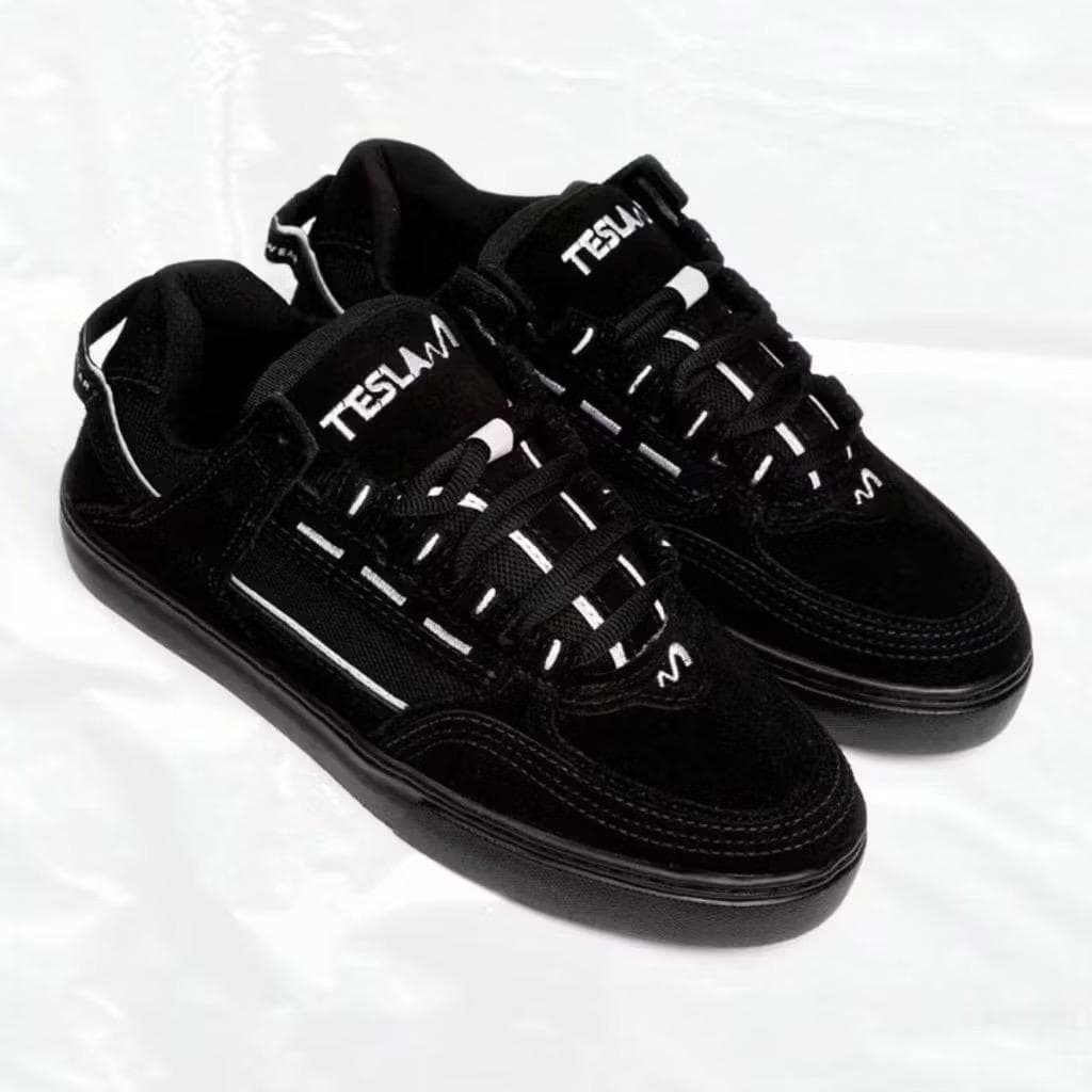 Tenis Tesla Casual Skatista Masculino e Feminino Preto e Branco