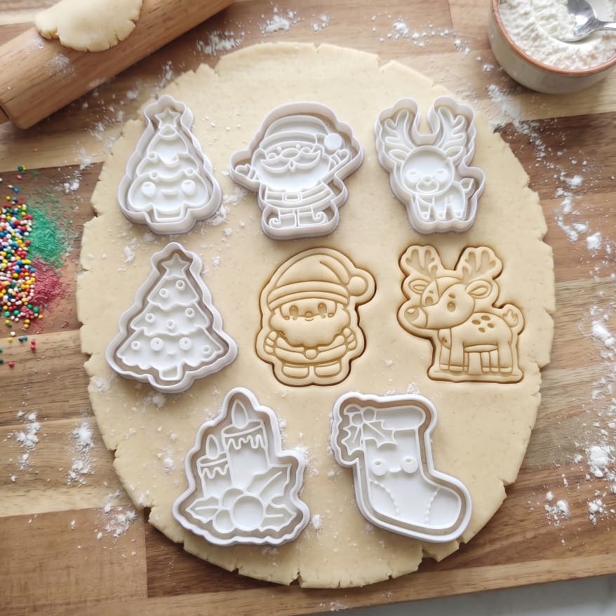 Kit Cortador de Biscoito Natalino 3D 8 Peças Papai Noel Rena Árvore Natal