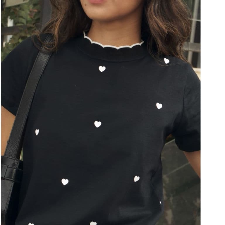 Blusa feminina estampada de coração tshirt gola lurex delicada camiseta