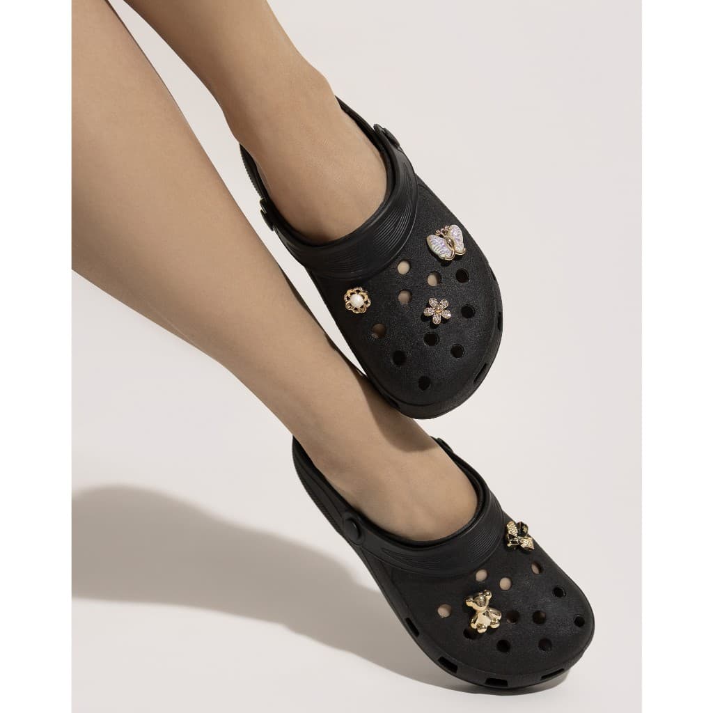 Chinelo Feminino botons Estilo Babuche Pingente de Metal Solado EVA Leve Antiderrapante botons aleatório