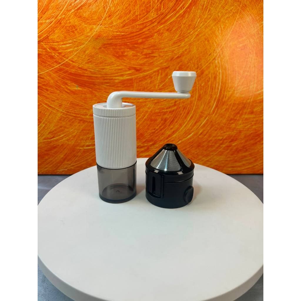Kit Moedor de café manual + coador de café portátil. Leve e prático para ocasião.