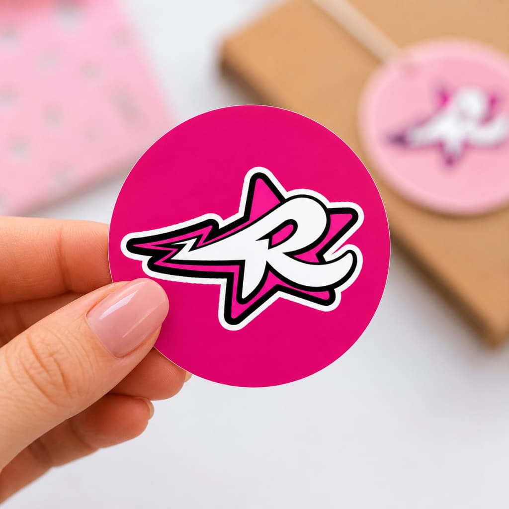 35 adesivos Dos Rosa Emilly Vick Diversos Modelos 3,5x3,5cm Decoração Aniversário Material Escolar