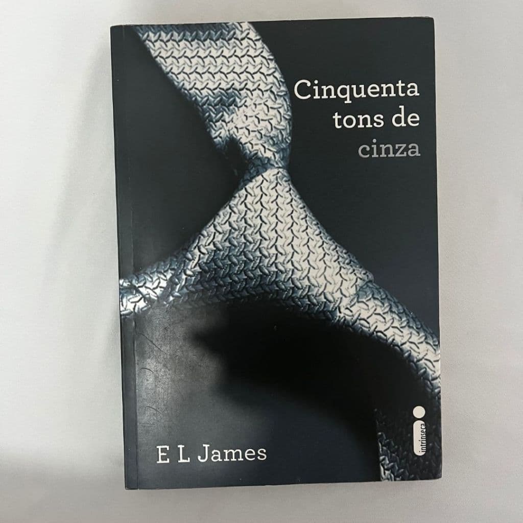 Cinquenta Tons de Cinza - E. L. James