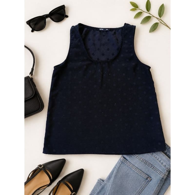 Blusa Feminina Marisa Preta Texturizada Bolinhas Sem Manga Tam 38 Busto 86cm Comprimento 57cm (Brechó)