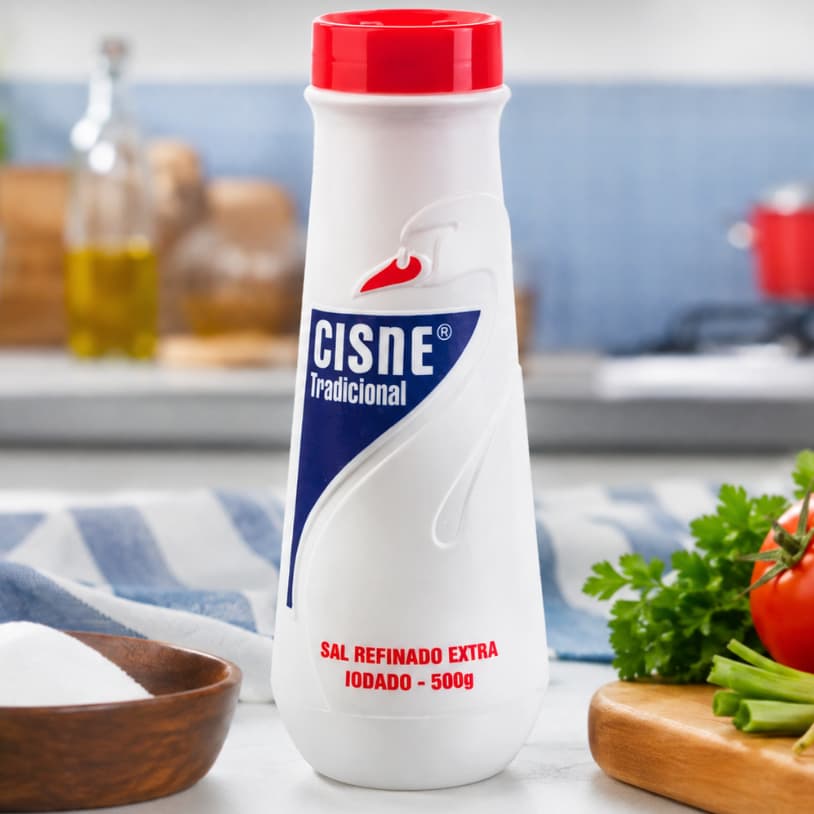 Saleiro de Mesa Cisne Tradicional 500g Porta Sal Dosador Tampa Vermelha Plástico Cozinha Mesa
