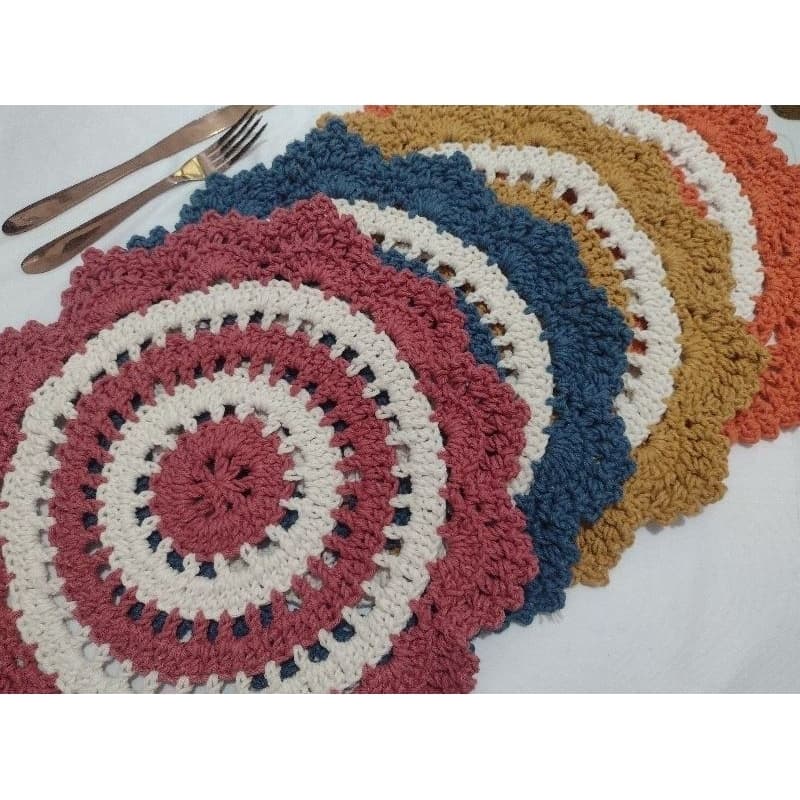 Kit 4 Sousplats de crochê coloridos, Jogo Americano redondo, Decoração de mesa, toalhinha de crochê 37cm, Sousplat