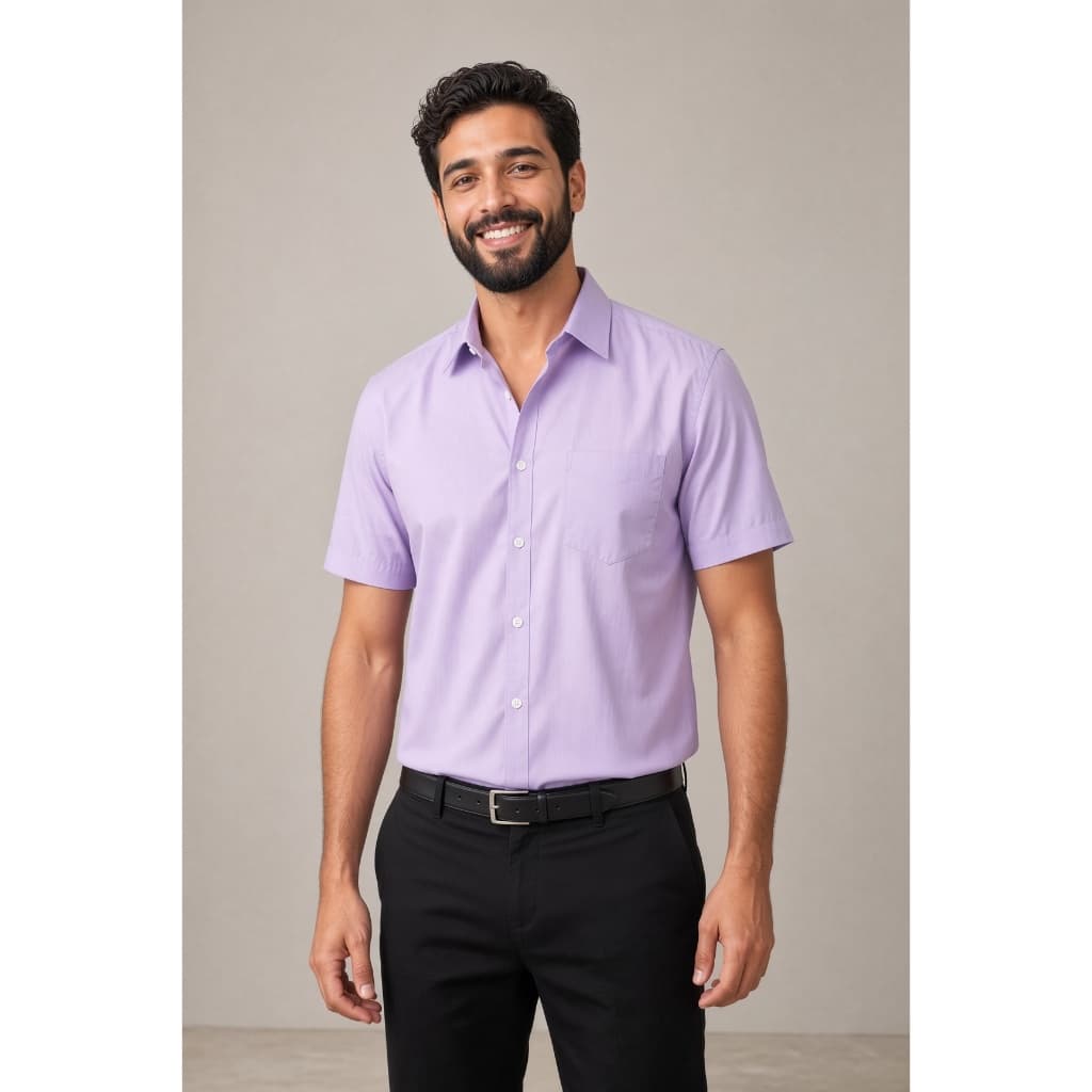 Camisa Social Masculina Manga Curta Lilás Lisa Microfibra com Elastano Bolso Trabalho Uniforme Escritório