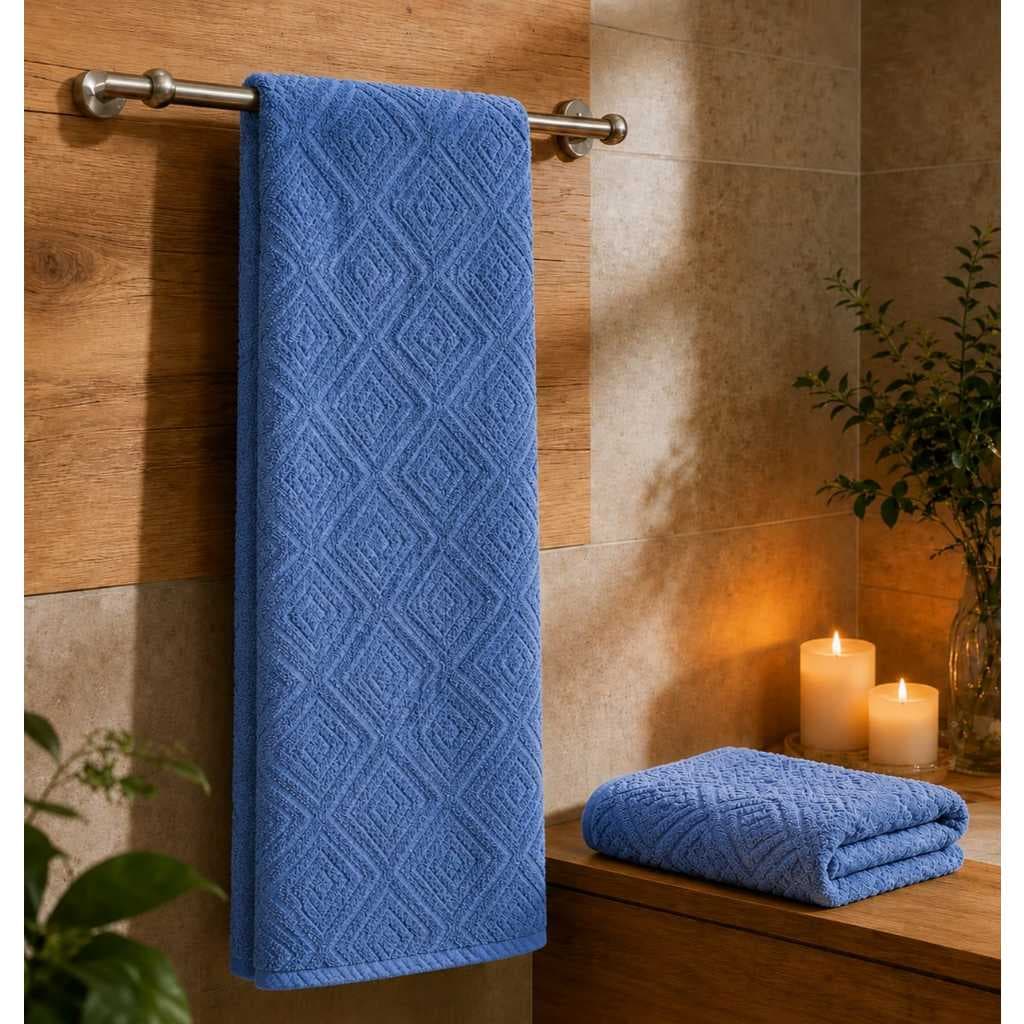 O kit de Toalha de banho 140cm X 70cm + toalha de rosto textura delicadamente trabalhada