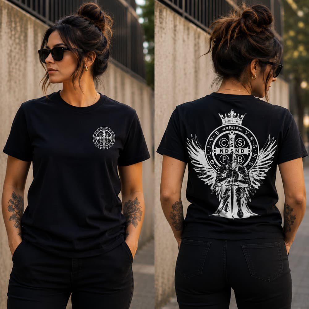 Camiseta Feminina São Bento Medalha Católica Religiosa Cruz Sagrada Fé Proteção Streetwear Estampa Frente e Verso
