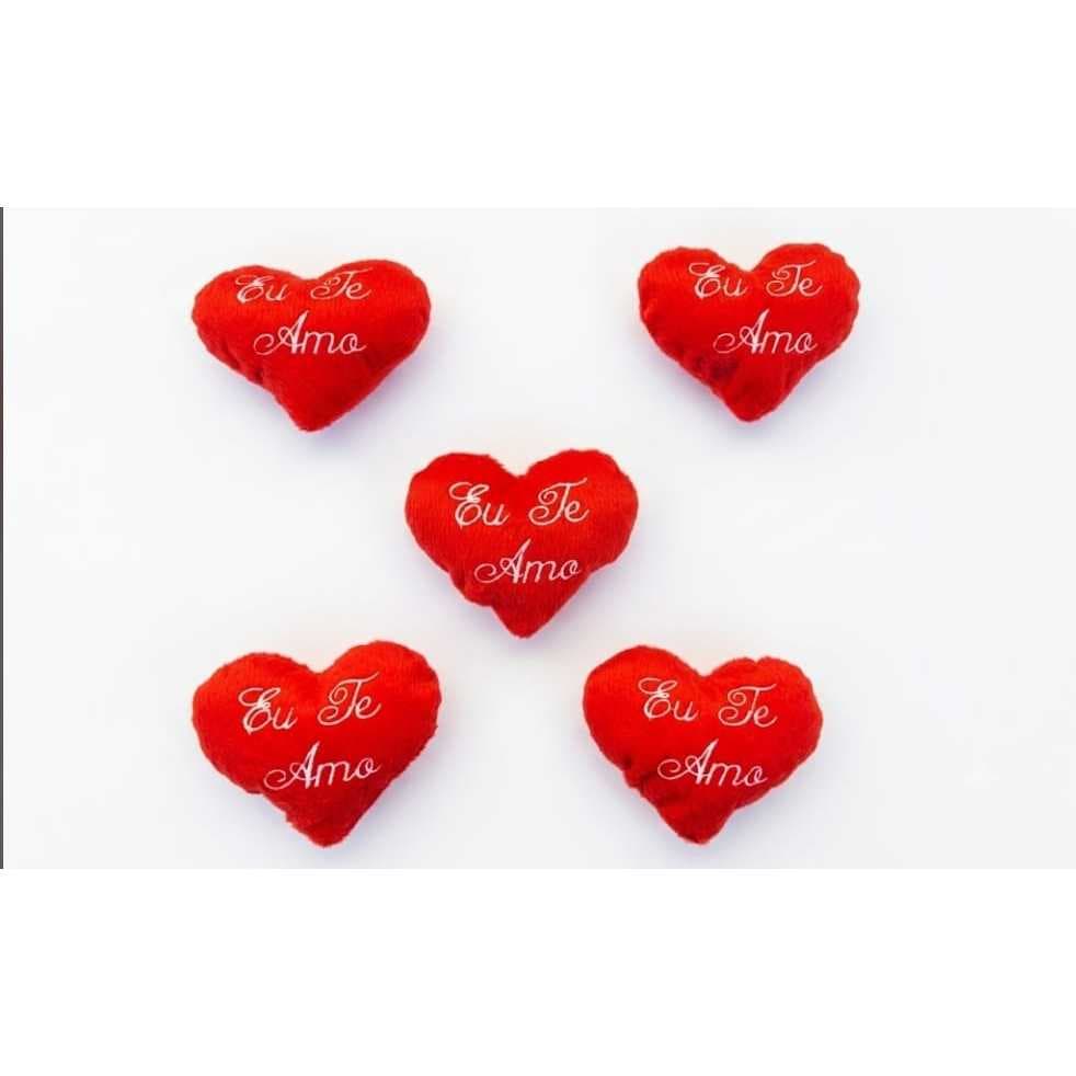 Kit com 10, 5, 3 ou 2 unidades Coração de Pelúcia Escrito EU TE AMO  P (10x12cm)
