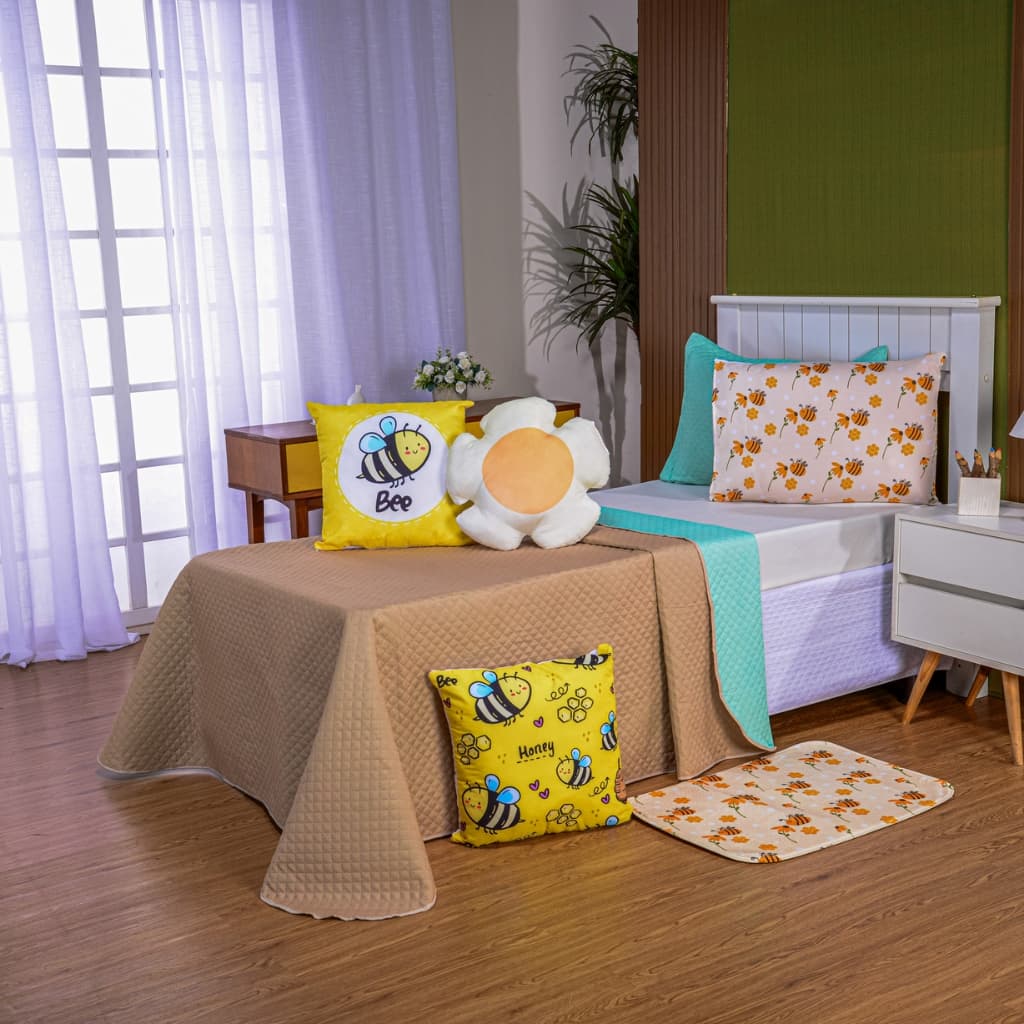 Enxoval de Quarto Solteiro Abelha com Cobre Leito Dupla Face, Lençol e Almofadas Personagens