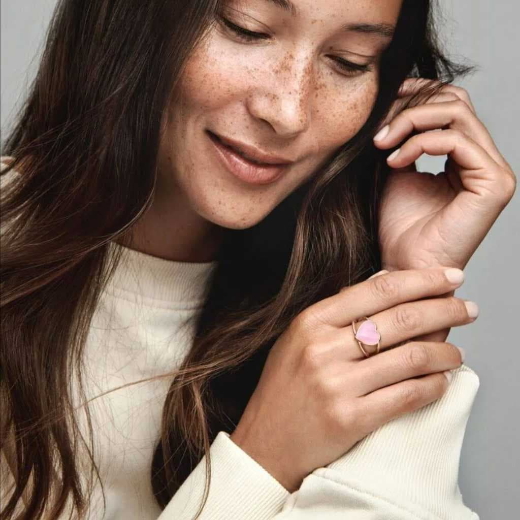 Anel Coração Rosa Semi Joia Banho Rose Gold Pedra Natural Delicado