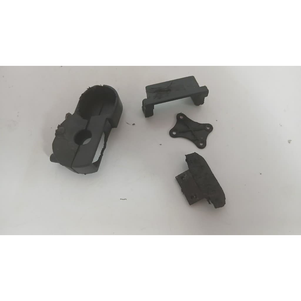 peças wltoys 144001 apenas uma , escolha uma me fala qual voce que chat