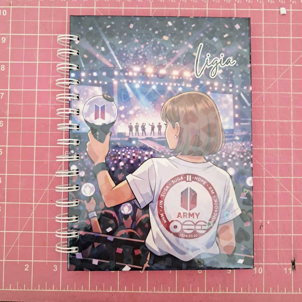Caderno BTS com espaço para anotações e figurinhas + agenda de show e aniversários