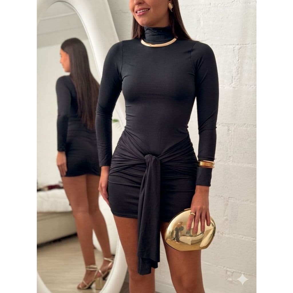 Vestido Preto Justo Elegante Manga Longa com Amarração Frontal – Modelagem Slim, Gola Alta e Estilo Sofisticado para Noi