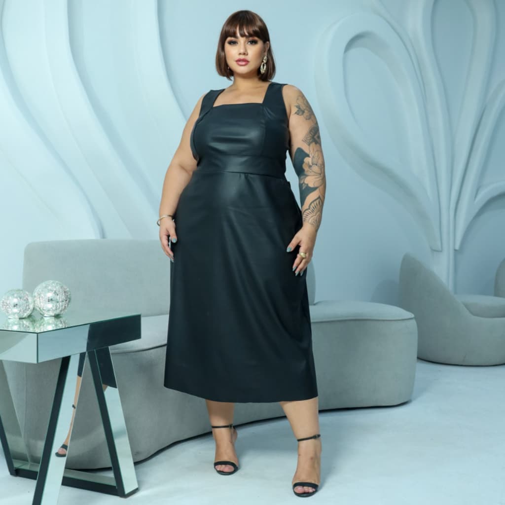 Vestido Midi Plus Size Couro PU Festa Casamento Evento Tendência Lia Rosa